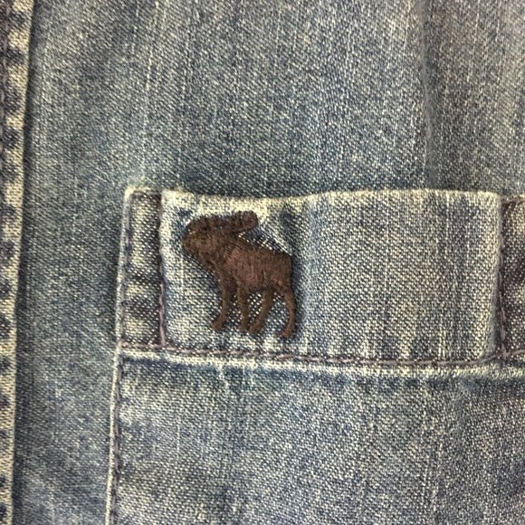 Abercrombie Kids Denim Chambray Button Down Shirt, Dark Blue, Size 3/4 - Picture 4 of 9